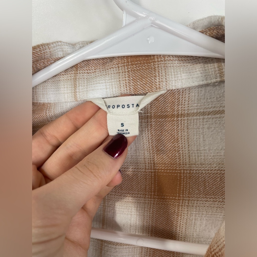 Aeropostale Tan & White Button Front Oversized Checkered Flannel Size Small EUC - Picture 5 of 6